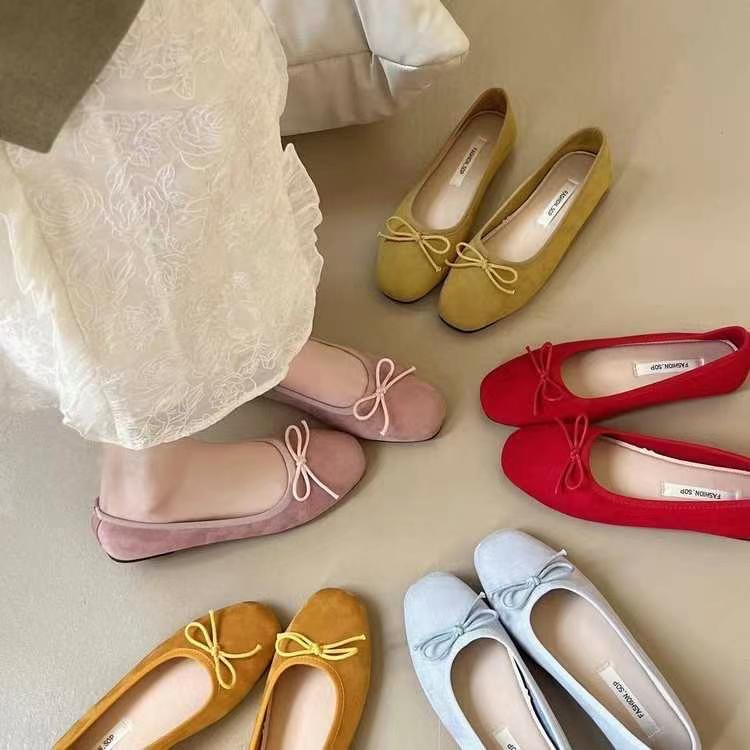 自助鞋店100元3双邮费自理尾货批发