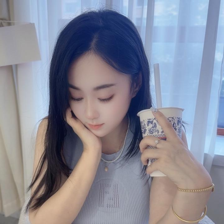 Zhꕤangೄ೨  XiXiino^