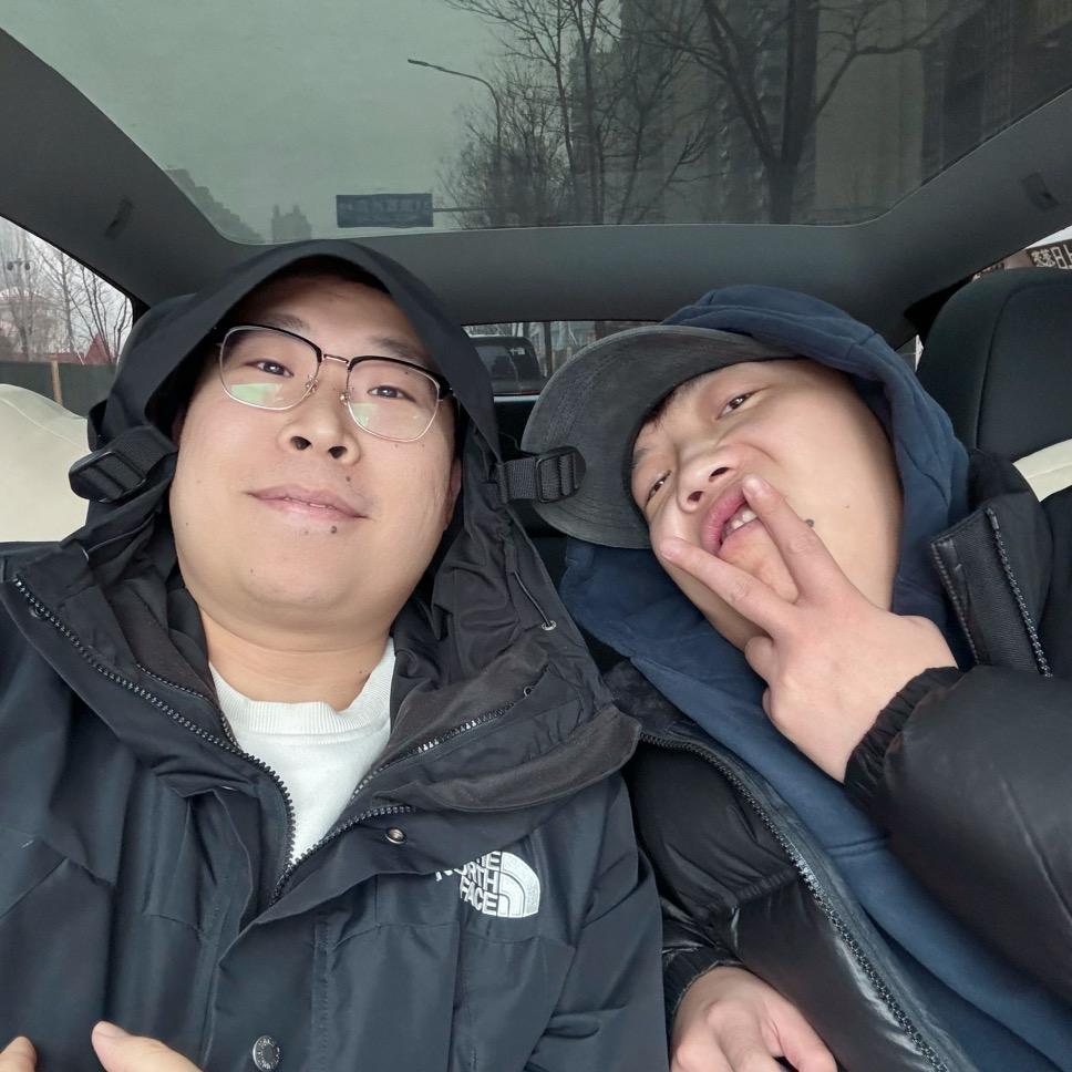 进击的俩草根【四世锅贴】