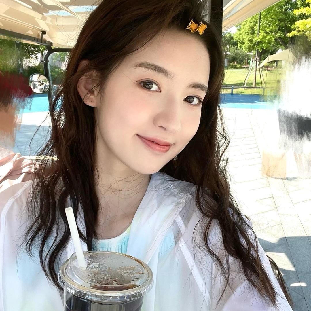 -爱吃雯子的口水牛-