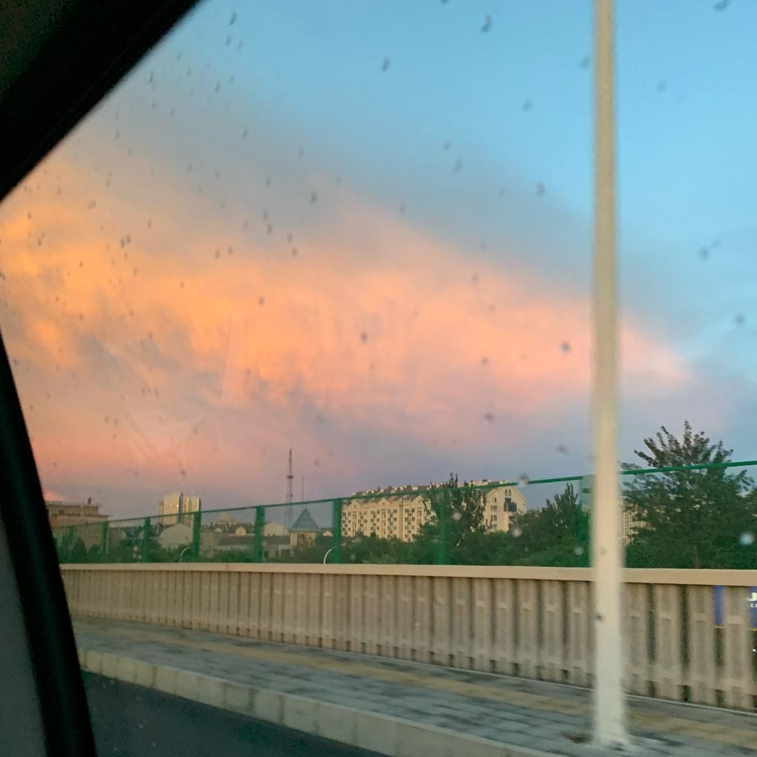 大长腿就想来演唱会做瑜伽