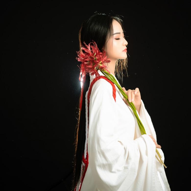 废婷