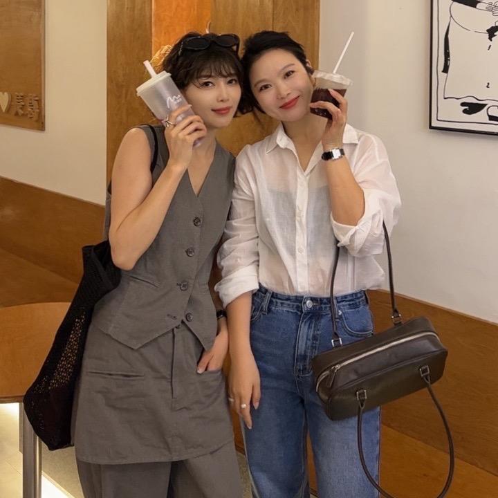 爱穿搭的佳佳和文文