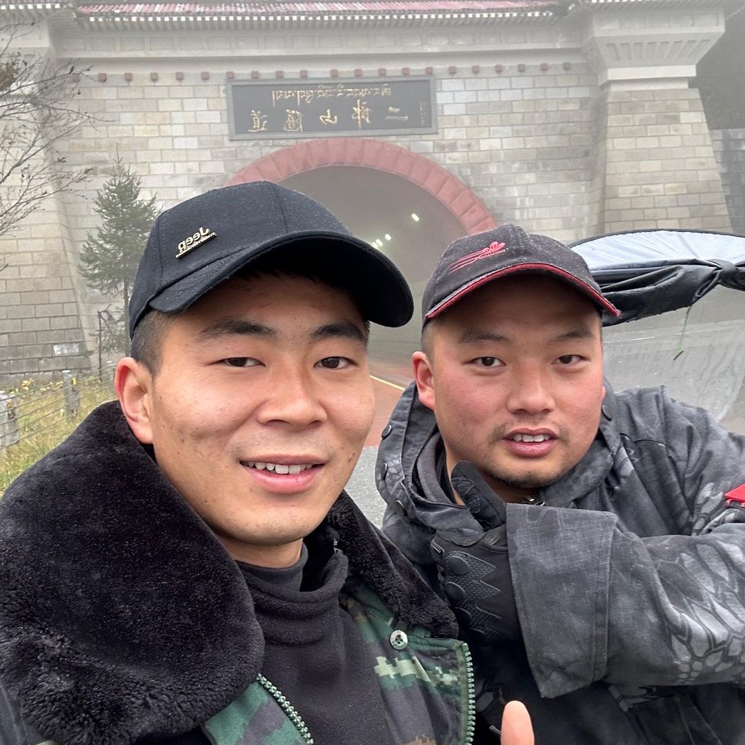 腾飞步行西藏