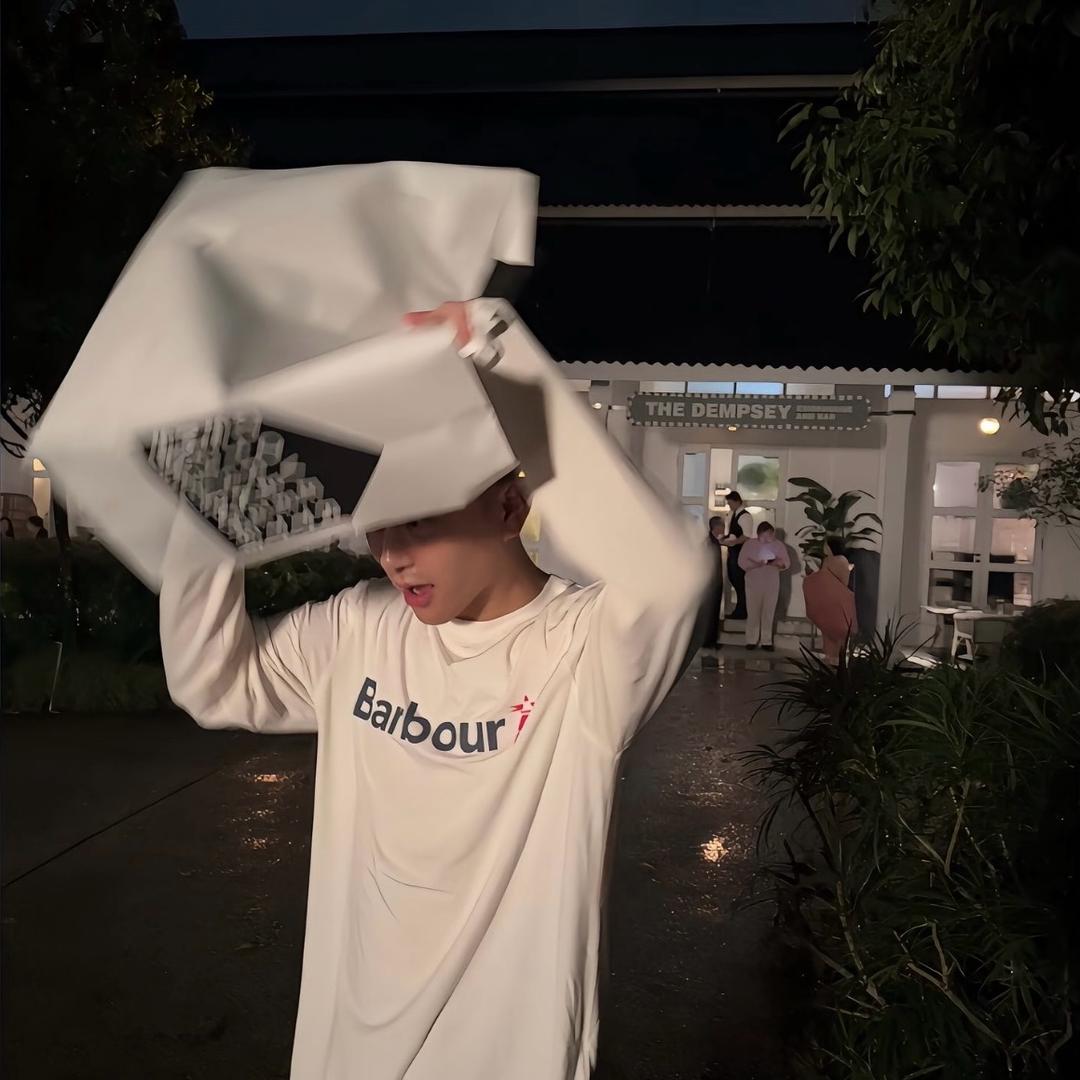 杨…