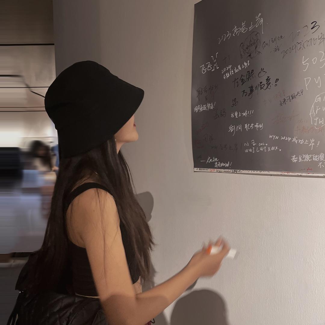 小啊茜