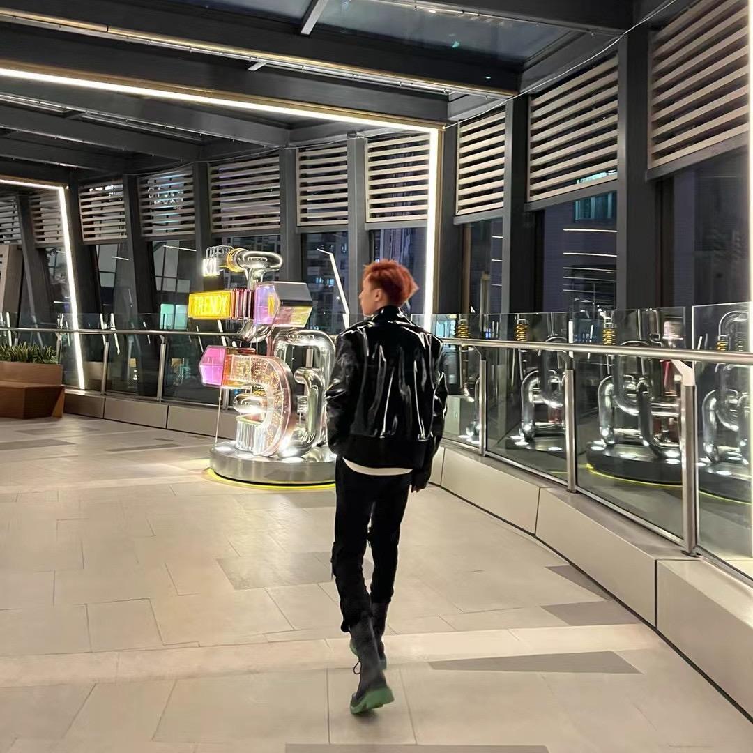 尹松（龙哥说洗护点橱窗）