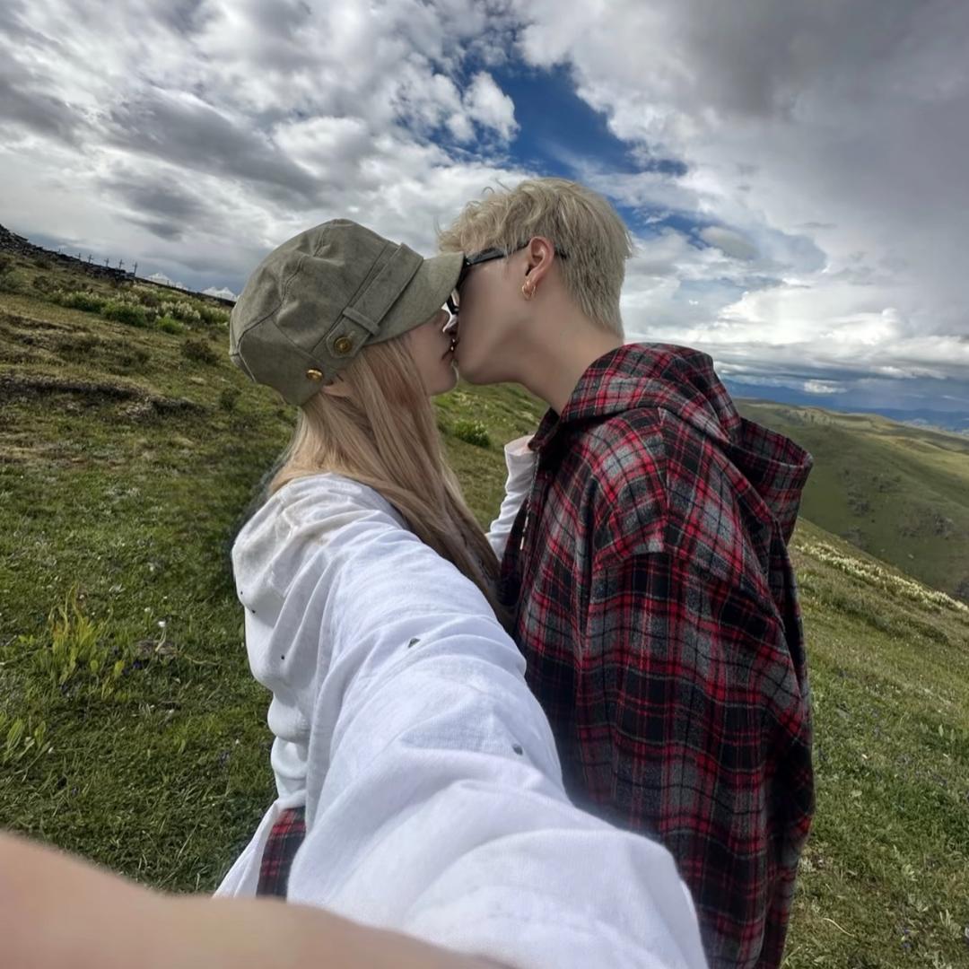 ￴￴￴ ￴￴ ￴￴ ￴