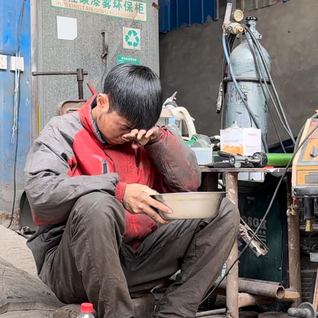 洛姐与小陈