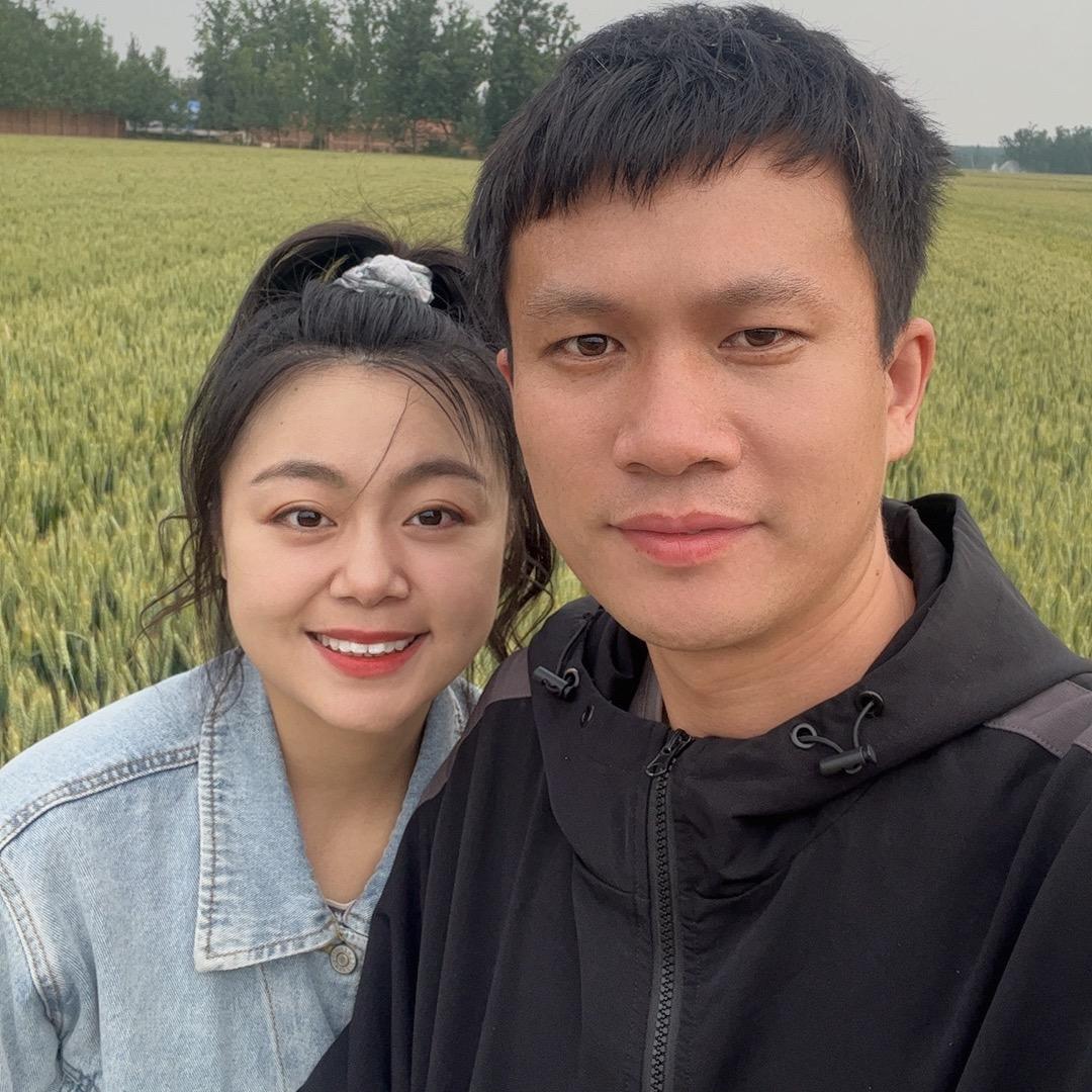 银鹭夫妇在努力