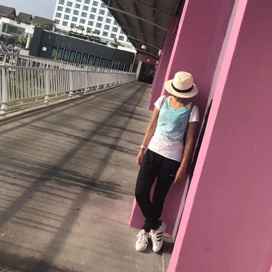韦群芳