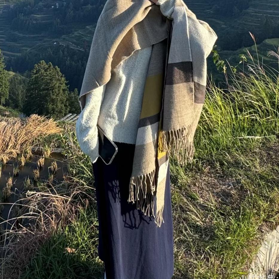 低声些 难道光彩吗？