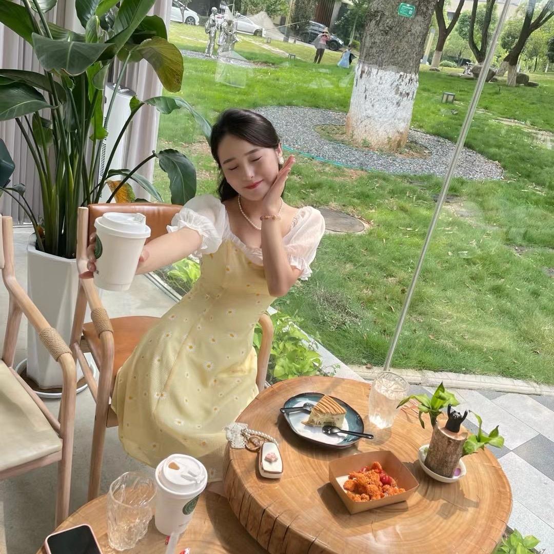 小梅上班辛苦了