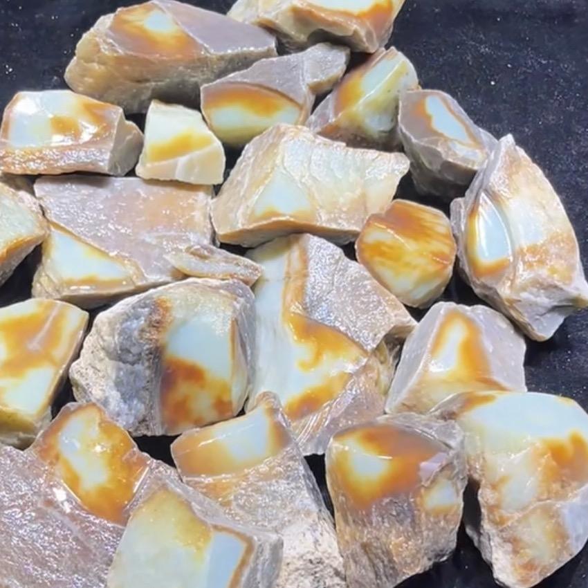 小于说美玉（且末）