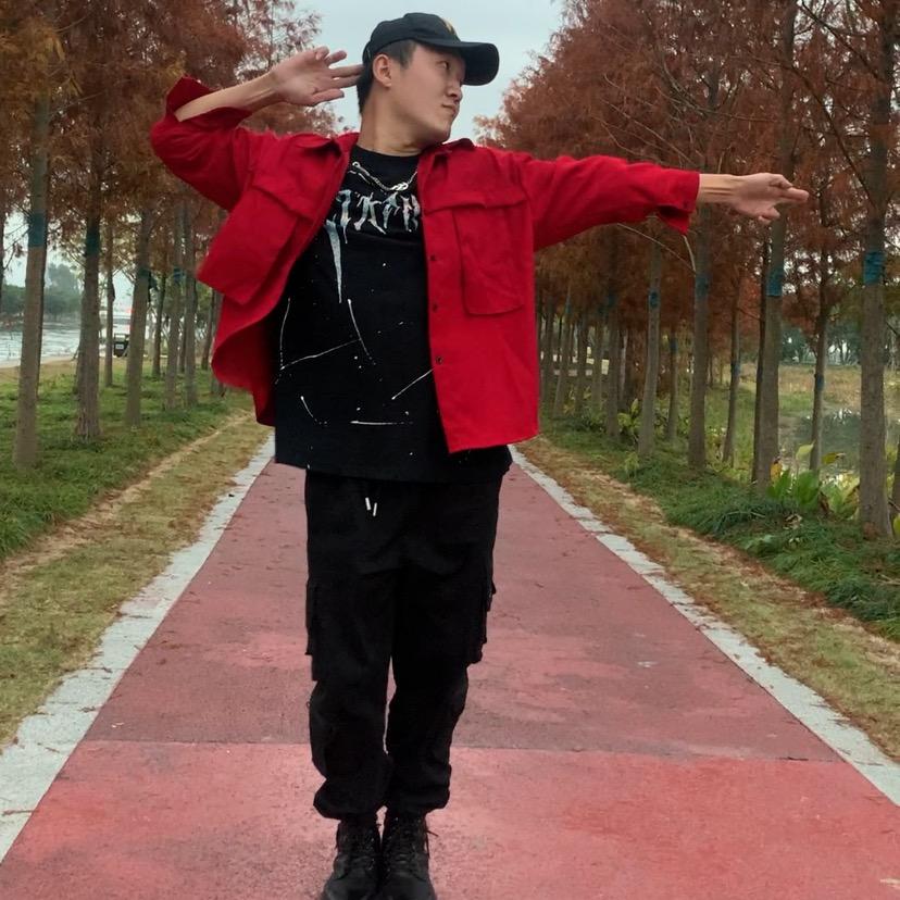 爱跳舞的小林子