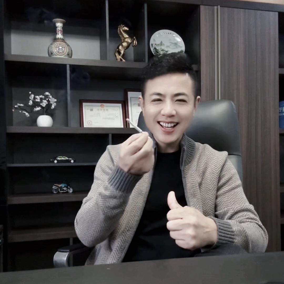 入戏太深的老男人