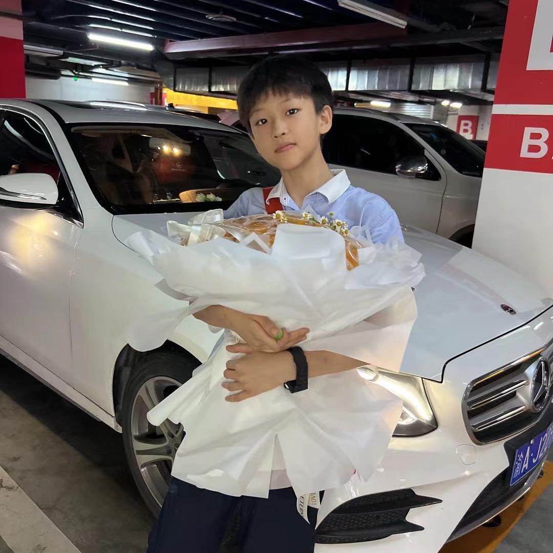 开网吧的龙少爷