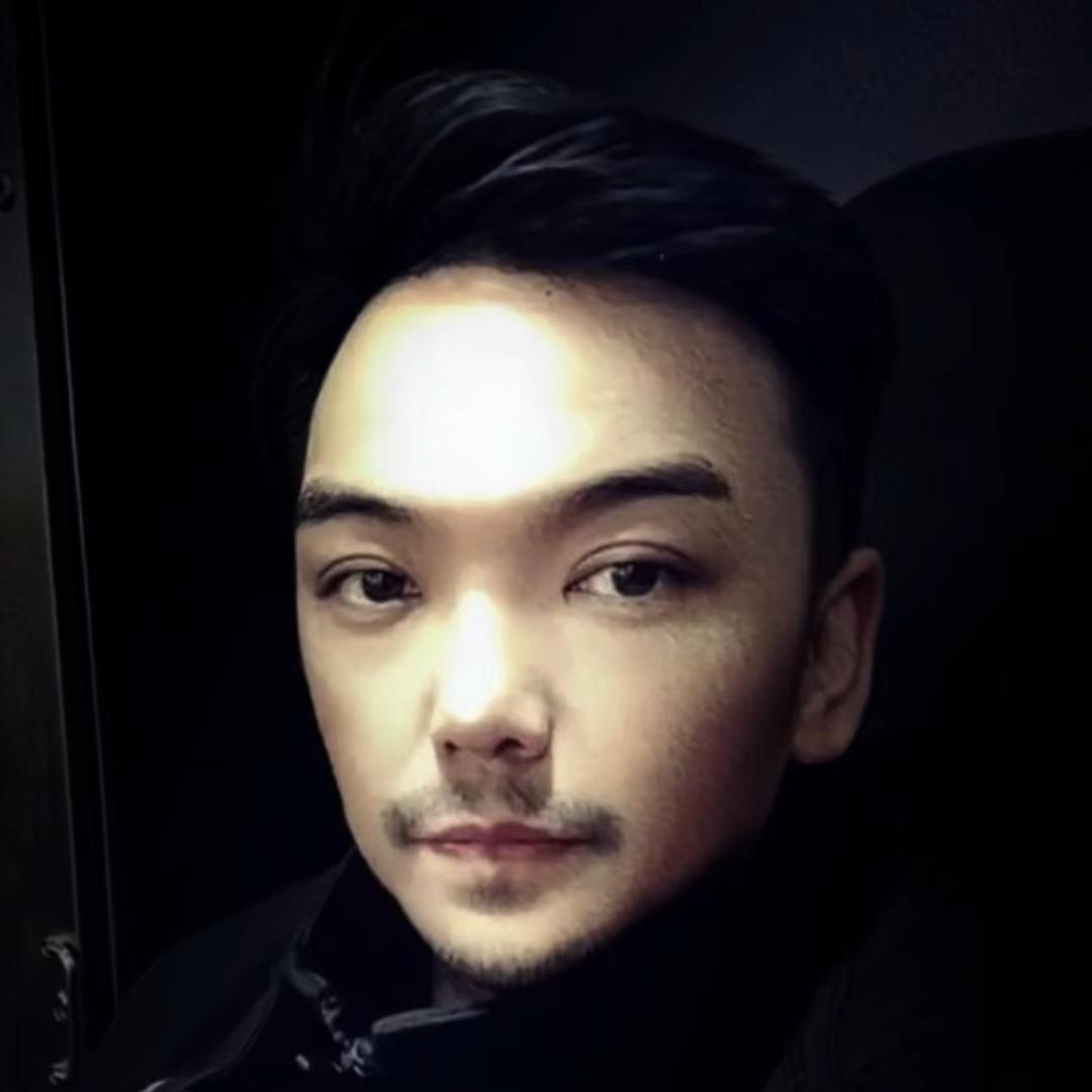 那抹刺眼的深红色