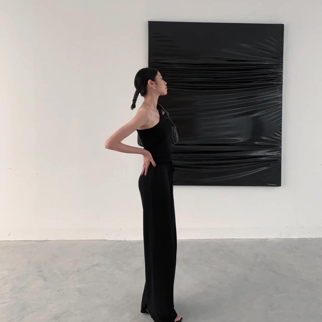 郑州银基BLACK服饰批发