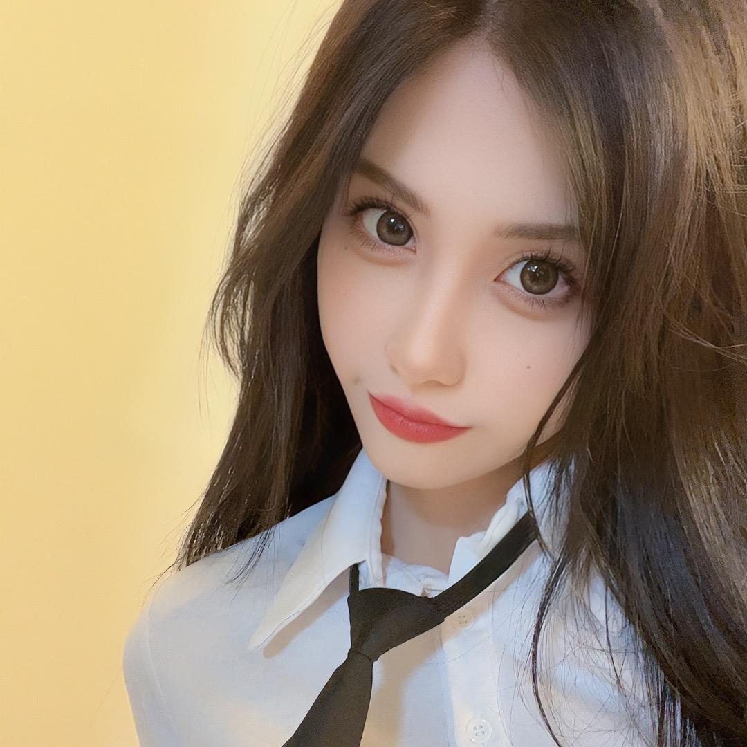 登登.
