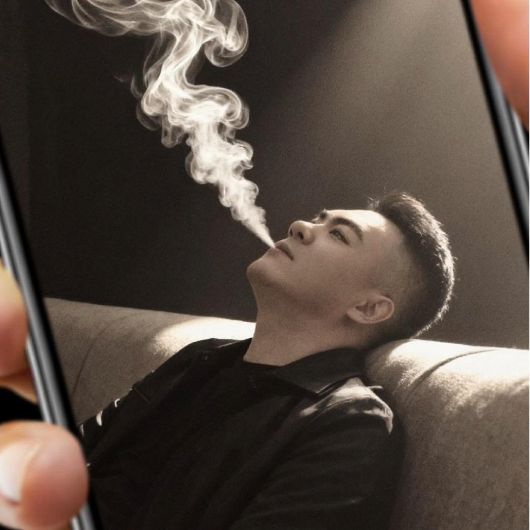 青岗湾大酒店。赵哲