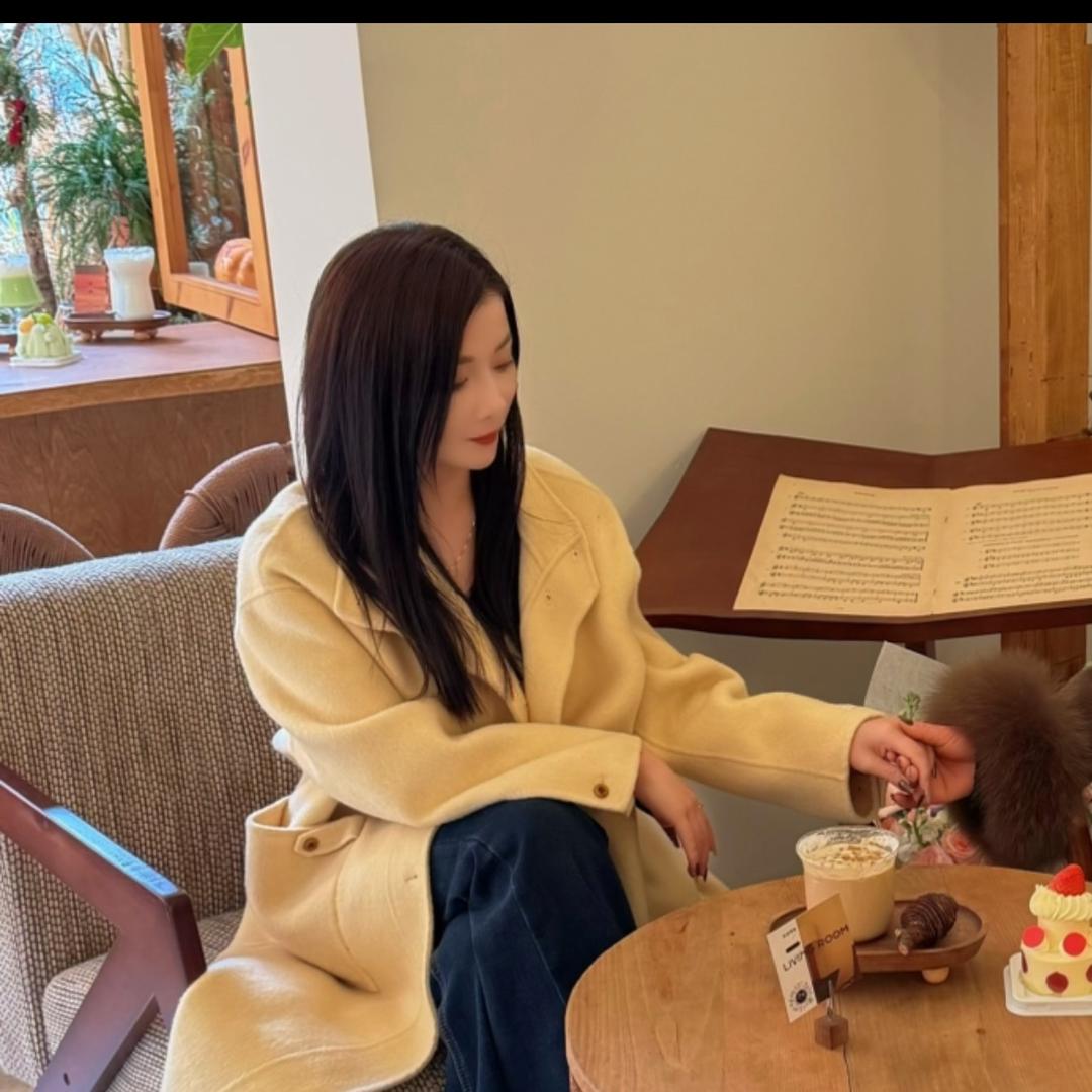 是小薇呀 （爱唱歌）