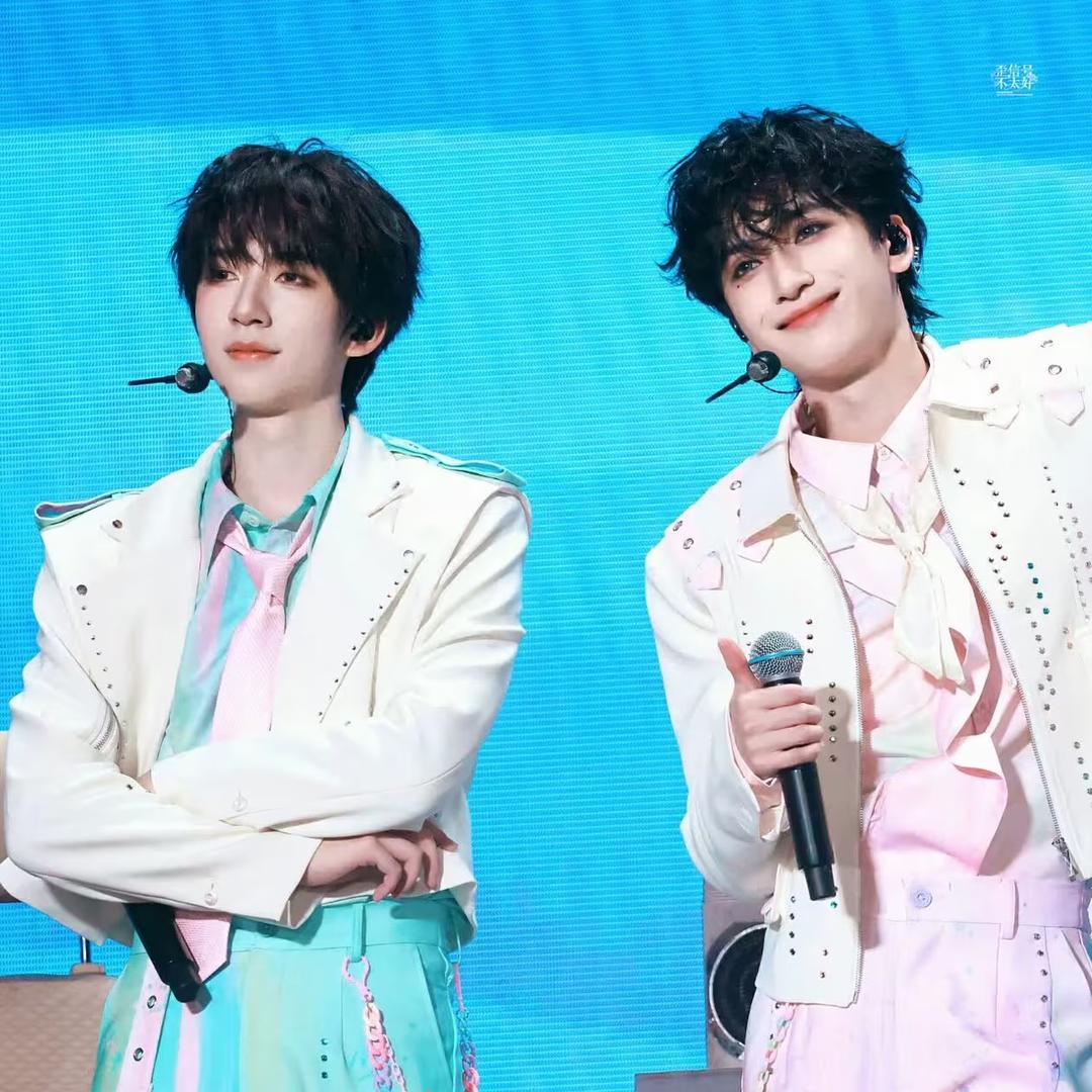 贺贺有名💙🩷