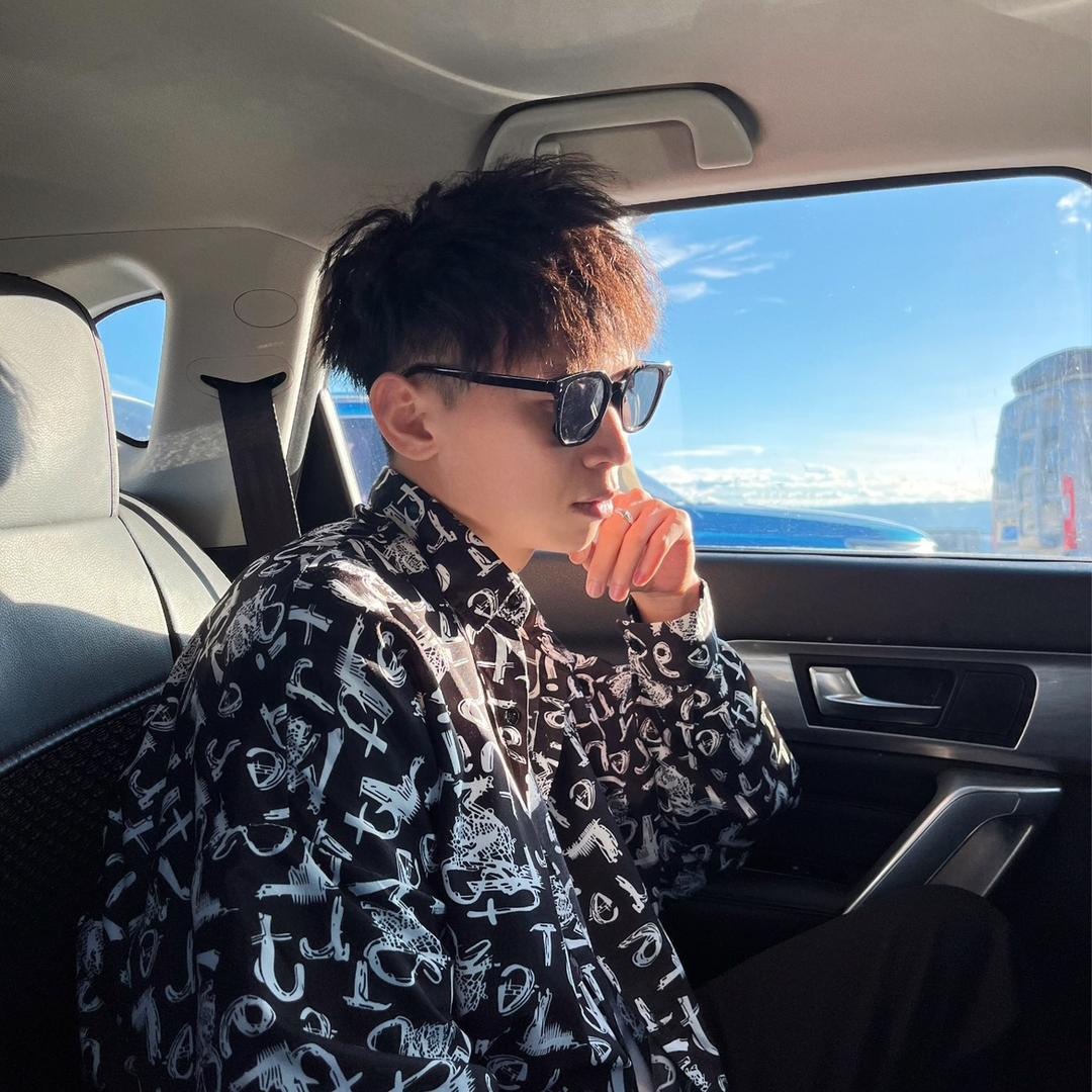 Waving~Jat🌥️