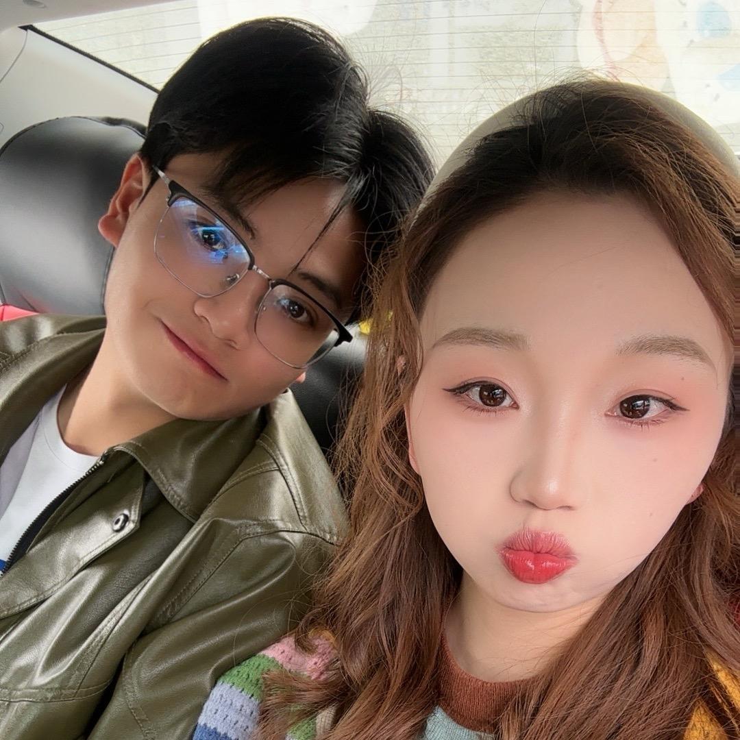 大白脸有黑圈圈～