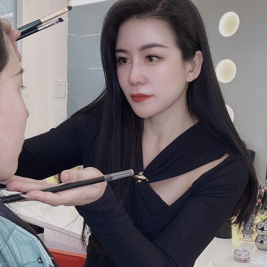 大理眉形设计师——何掌柜
