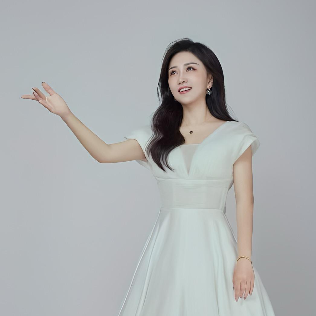 教唱歌的迪儿老师