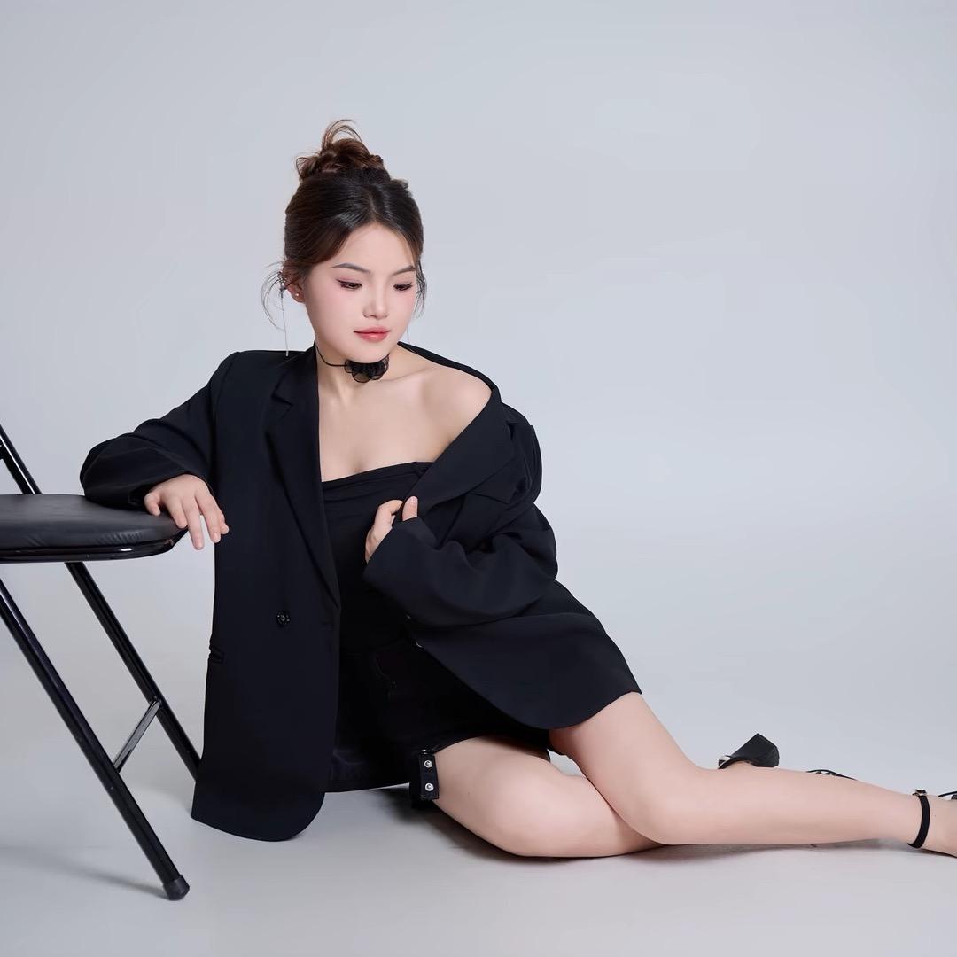 @温妤.