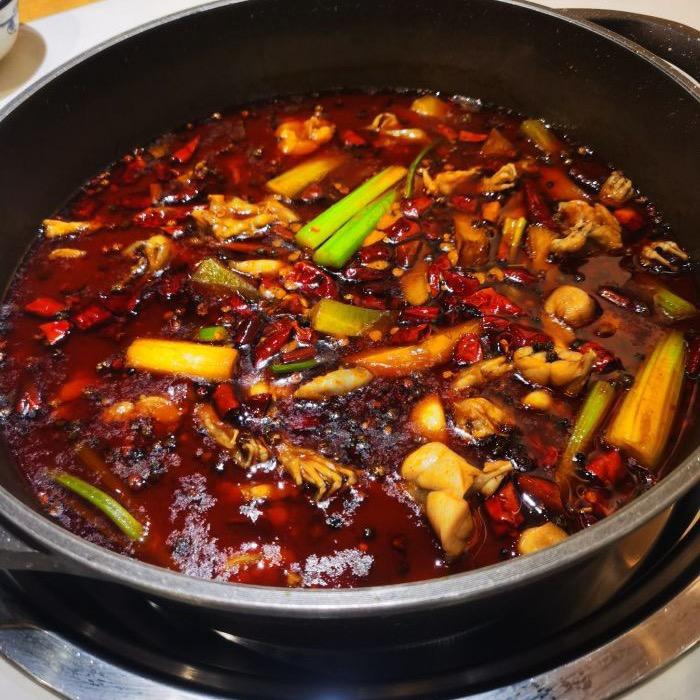 蛙嘈牛蛙火锅。
