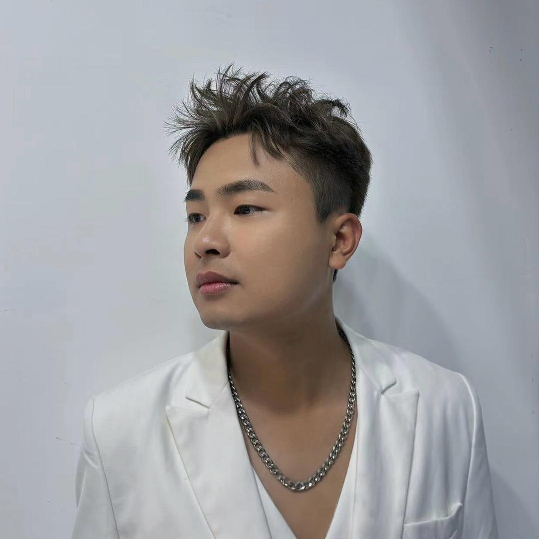 凤岗发型师彭于晏