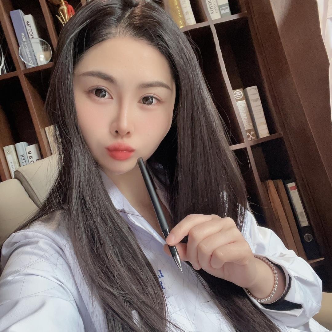 爱挣钱爱生活的小美同学