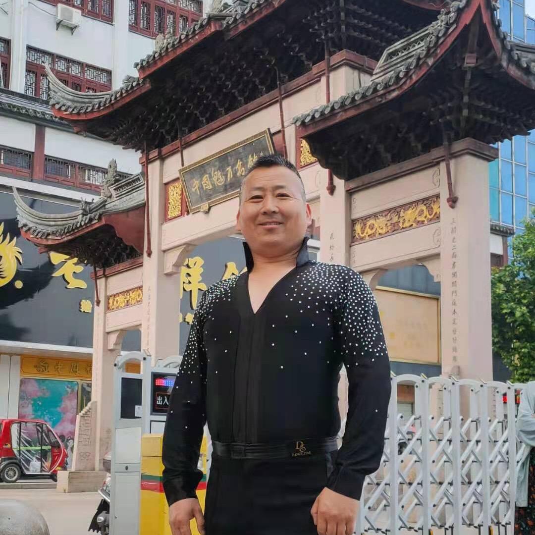古镇南浔济公模仿者