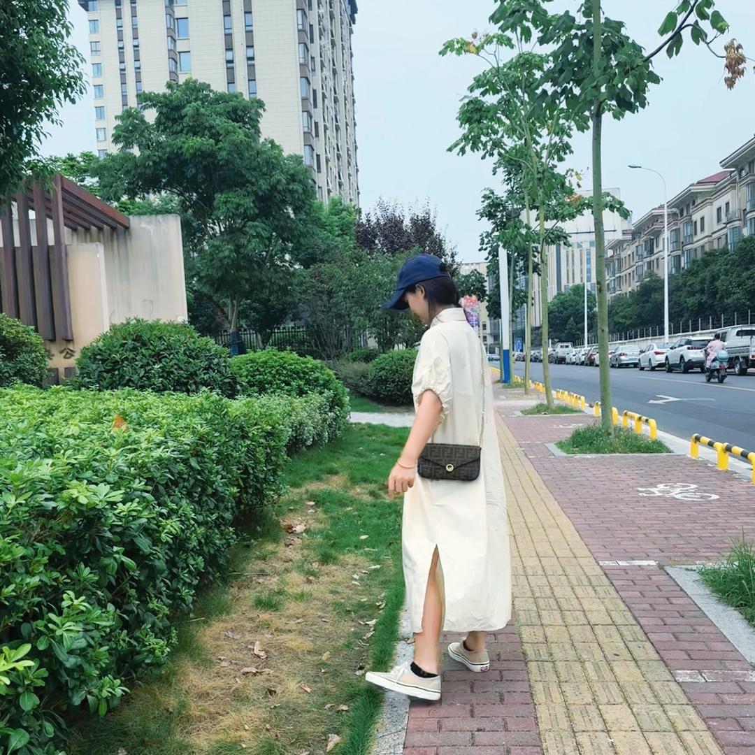 小艺爱买买买