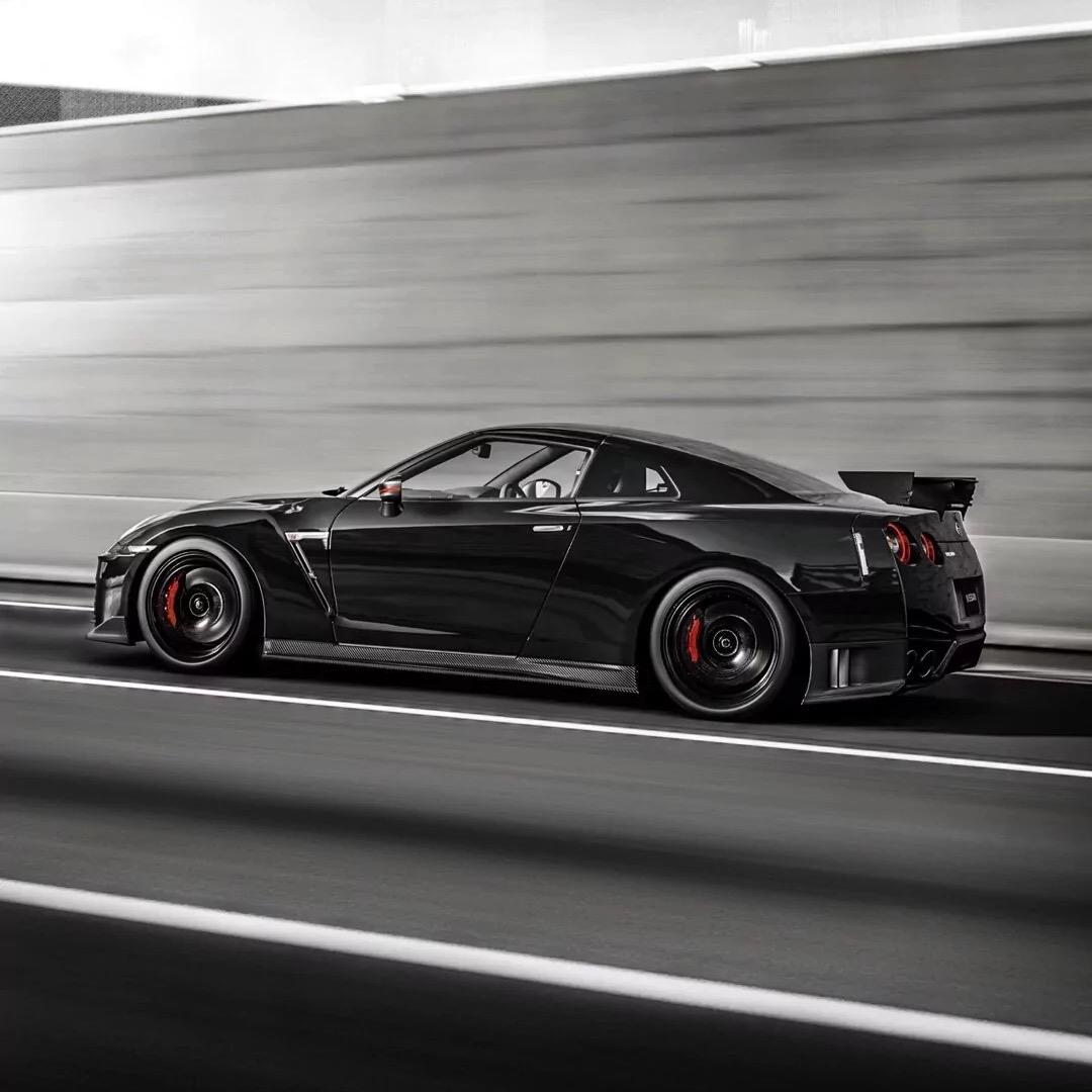 和太阳肩并肩的张