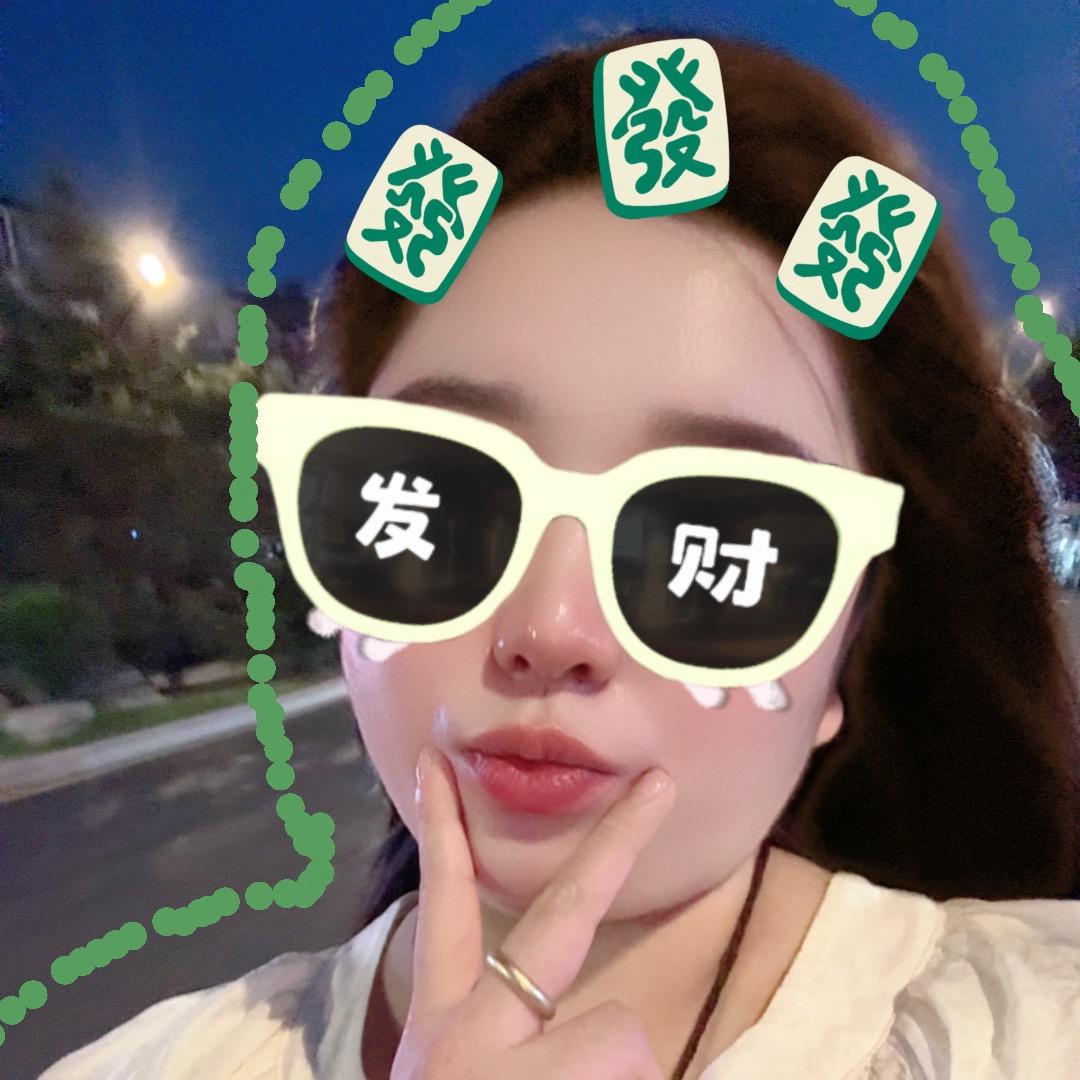 外婆👵养大的大婷子
