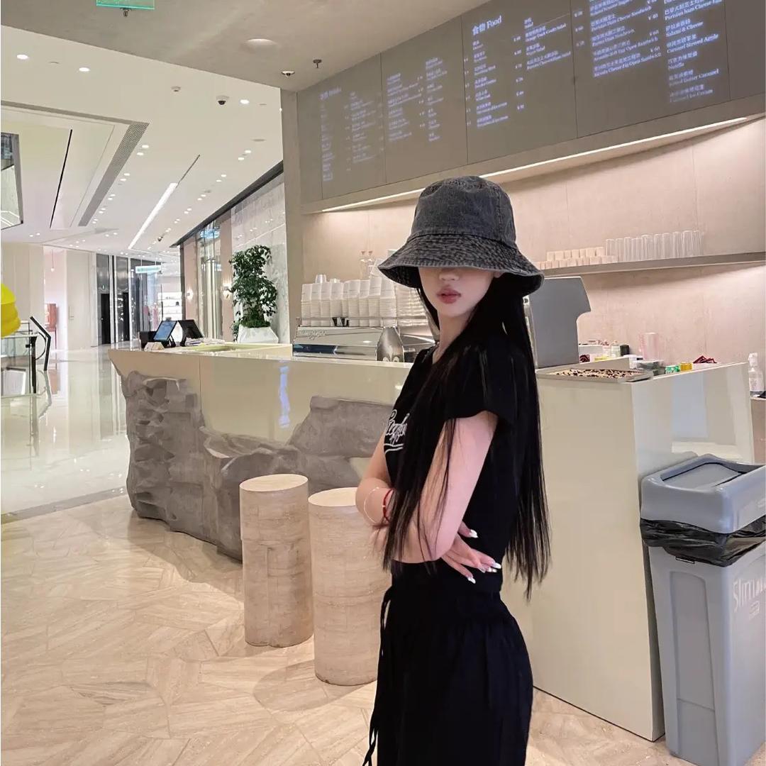 丽奢衣橱服饰店