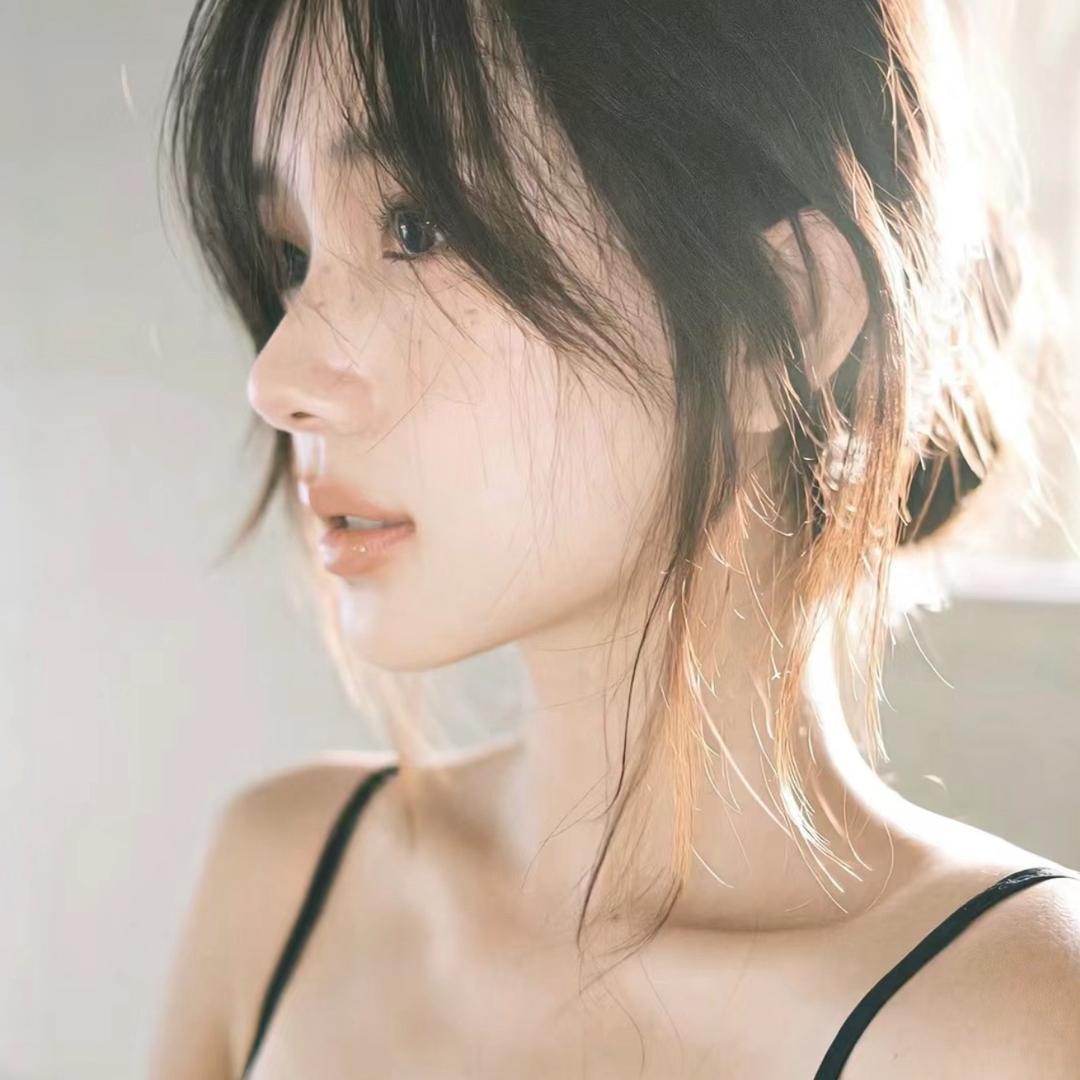 佳佳.