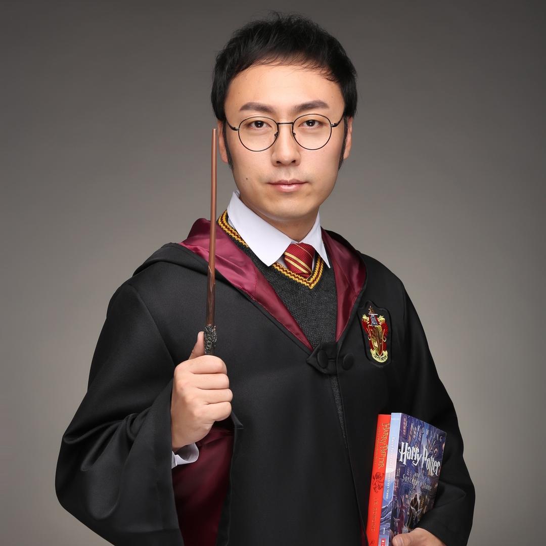 哈利波亮看世界