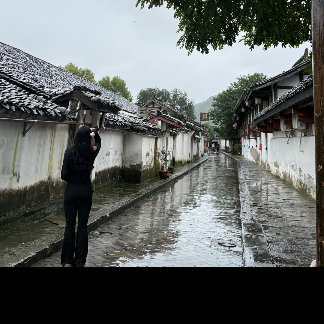 小胖子૮(˶ᵔᵕᵔ˶)ა