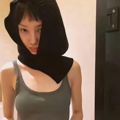 YING莹 .