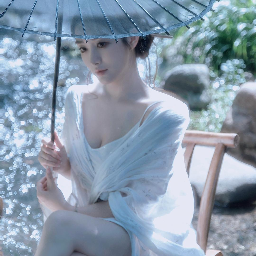 小鹿露露ly