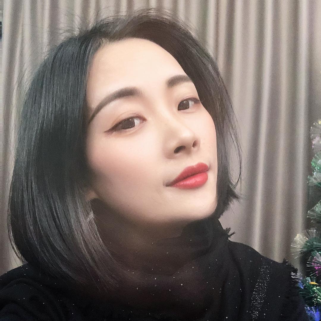 丝迷杭州阿丝妮丝绸服饰有限公司配饰专卖店
