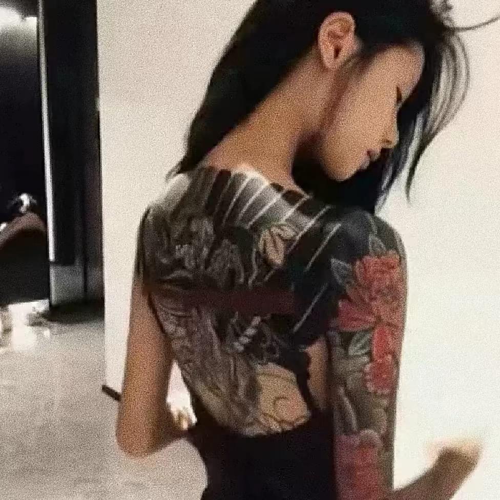 老公挨打我卖萌.