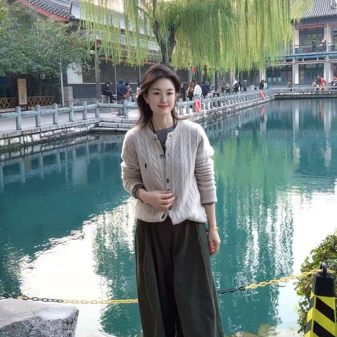 艾尚雪时尚女装～金羽杰羽绒服