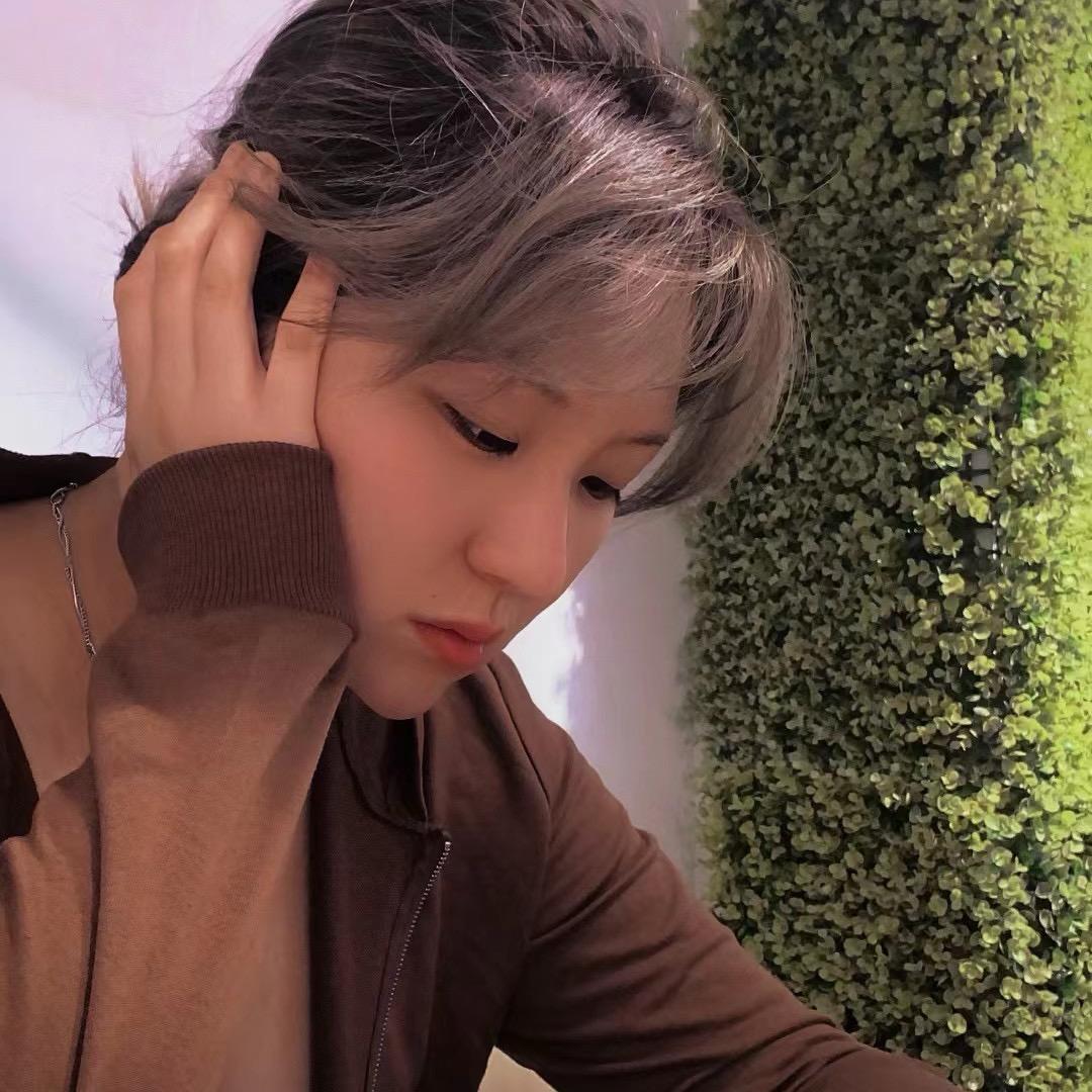 山脚下的徐灿灿（虎虎 壮壮 彤彤）