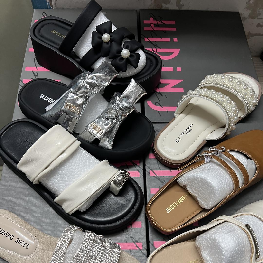 云朵蹦蹦女鞋小店